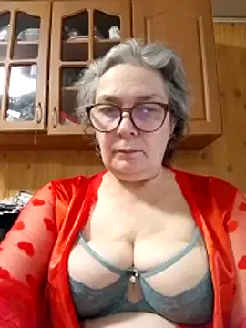 Snapshot of IrinaSweet54 chatting on 05/13/26, 07:15 IrinaSweet54 online show from 05/13/26, 07:15