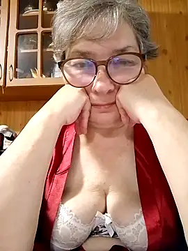 Snapshot of IrinaSweet54 chatting on 09/17/25, 08:27 IrinaSweet54 online show from 09/17/25, 08:27