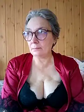 Snapshot of IrinaSweet54 chatting on 10/14/25, 06:36 IrinaSweet54 online show from 10/14/25, 06:36