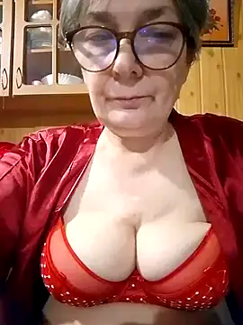 Snapshot of IrinaSweet54 chatting on 03/05/25, 04:13 IrinaSweet54 online show from 03/05/25, 04:13
