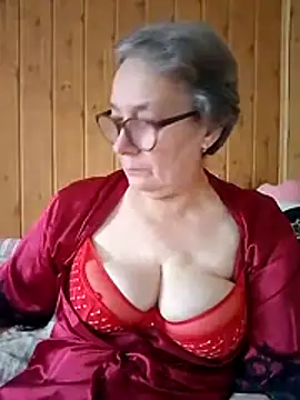 Snapshot of IrinaSweet54 chatting on 10/07/25, 07:09 IrinaSweet54 online show from 10/07/25, 07:09