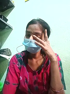 Snapshot of anusiya01 chatting on 11/16/25, 01:21 anusiya01 online show from 11/16/25, 01:21