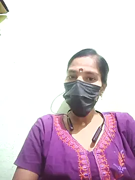 Snapshot of anusiya01 chatting on 09/10/25, 03:00 anusiya01 online show from 09/10/25, 03:00