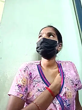 Snapshot of anusiya01 chatting on 03/11/25, 04:51 anusiya01 online show from 03/11/25, 04:51