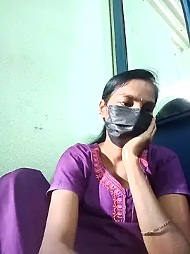 Snapshot of anusiya01 chatting on 09/11/25, 03:28 anusiya01 online show from 09/11/25, 03:28