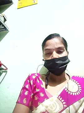 Snapshot of anusiya01 chatting on 09/25/25, 04:57 anusiya01 online show from 09/25/25, 04:57