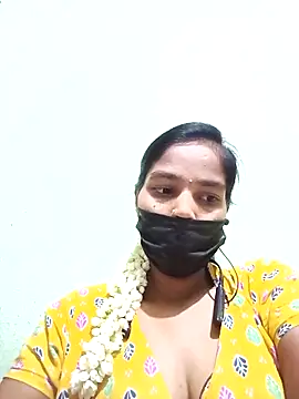 Snapshot of anusiya01 chatting on 03/11/25, 01:45 anusiya01 online show from 03/11/25, 01:45