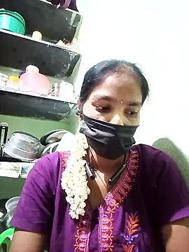 Snapshot of anusiya01 chatting on 03/12/25, 06:43 anusiya01 online show from 03/12/25, 06:43