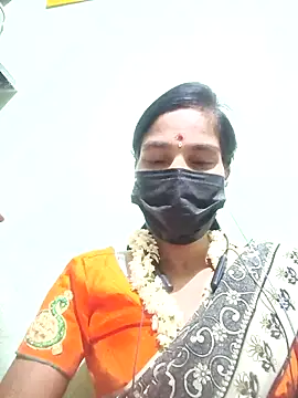 Snapshot of anusiya01 chatting on 09/27/25, 05:52 anusiya01 online show from 09/27/25, 05:52