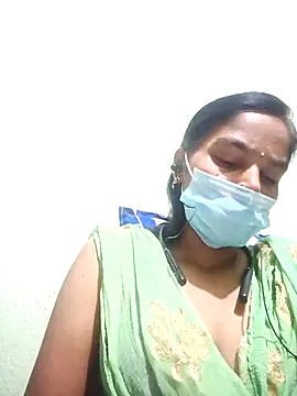 Snapshot of anusiya01 chatting on 10/10/25, 06:53 anusiya01 online show from 10/10/25, 06:53