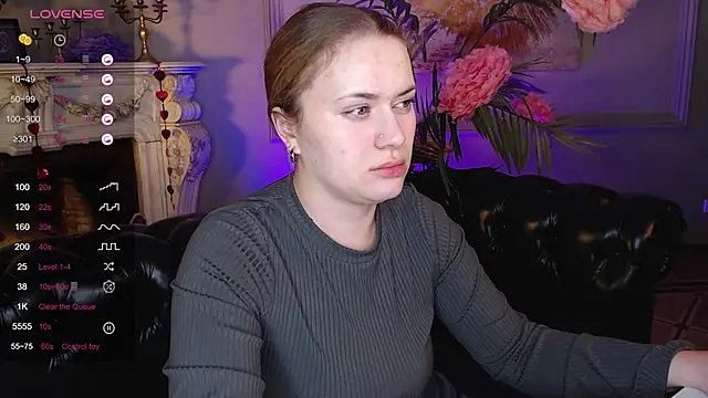 Snapshot of Ariell_Margot_ chatting on 02/19/25, 06:32 Ariell Margot online show from 02/19/25, 06:32
