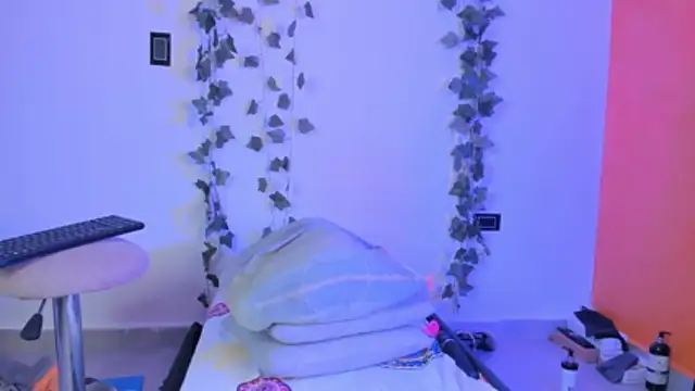 Snapshot of Cataleya19__ chatting on 02/18/26, 09:17 Cataleya19 online show from 02/18/26, 09:17