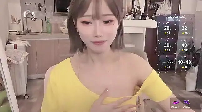 Snapshot of -XunMengLong- chatting on 03/15/25, 09:49 -XunMengLong- online show from 03/15/25, 09:49