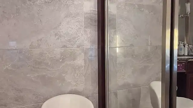 Snapshot of -XunMengLong- chatting on 11/23/25, 05:23 -XunMengLong- online show from 11/23/25, 05:23