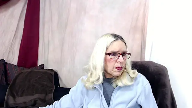 Snapshot of Jean_Saint_Sin chatting on 02/12/26, 07:02 Jean Saint Sin online show from 02/12/26, 07:02