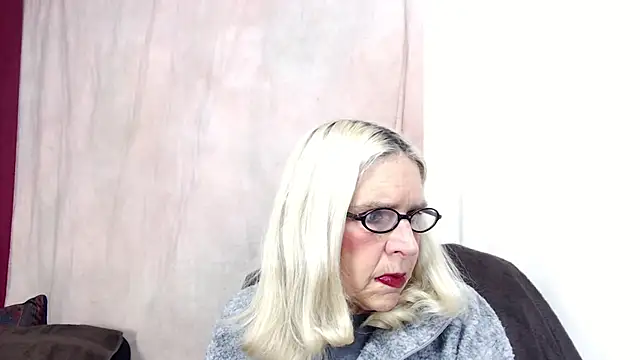 Snapshot of Jean_Saint_Sin chatting on 01/11/26, 06:59 Jean Saint Sin online show from 01/11/26, 06:59