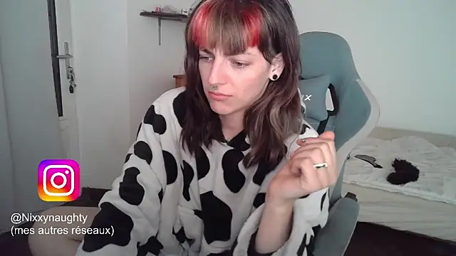 Snapshot of Nixxy_naughty chatting on 02/20/25, 06:46 Nixxy naughty online show from 02/20/25, 06:46