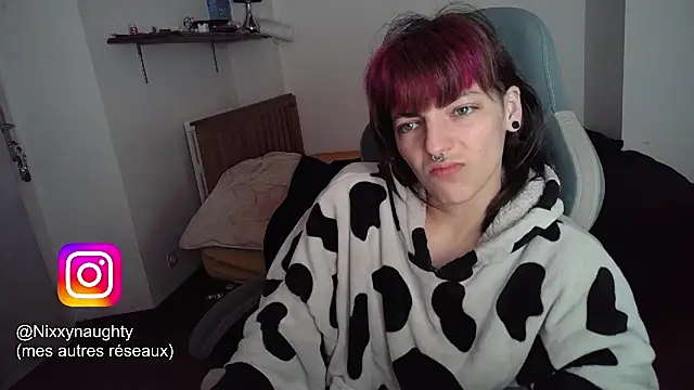 Snapshot of Nixxy_naughty chatting on 03/17/25, 10:51 Nixxy naughty online show from 03/17/25, 10:51