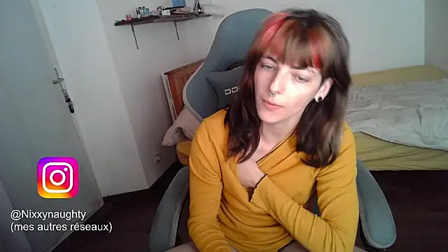 Snapshot of Nixxy_naughty chatting on 03/04/25, 06:07 Nixxy naughty online show from 03/04/25, 06:07