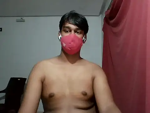 Snapshot of brownguy1234 chatting on 01/19/25, 07:04 brownguy1234 online show from 01/19/25, 07:04