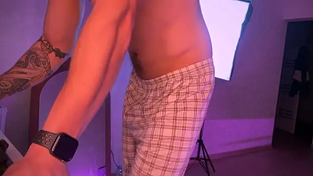 Snapshot of _mike_new chatting on 02/07/25, 08:31 mike new online show from 02/07/25, 08:31