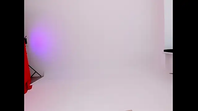 YourSuperModel online show from 04/06/26, 05:52