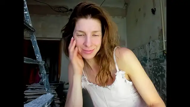 Snapshot of YourSuperModel chatting on 06/17/26, 03:44 YourSuperModel online show from 06/17/26, 03:44