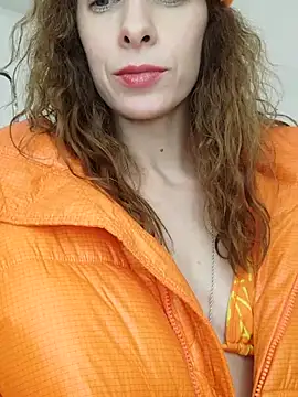 Snapshot of YourSuperModel chatting on 10/31/25, 04:14 YourSuperModel online show from 10/31/25, 04:14