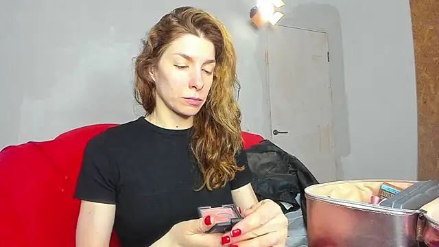 Snapshot of YourSuperModel chatting on 02/16/25, 04:42 YourSuperModel online show from 02/16/25, 04:42
