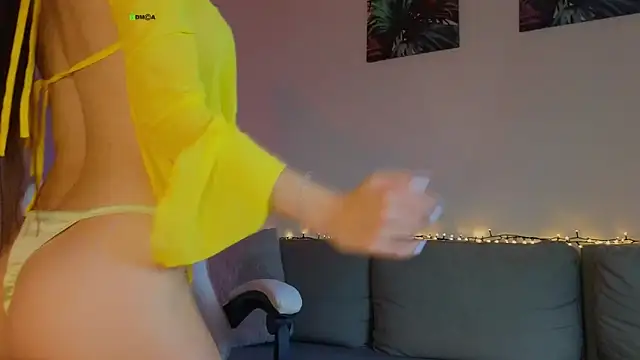 tina akira online show from 10/27/25, 07:37