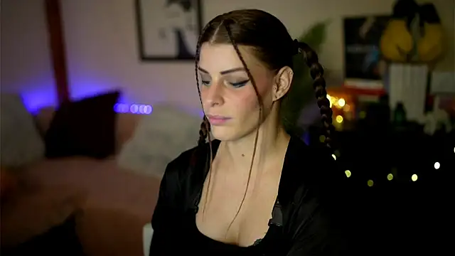 Bellis Perenis online show from 11/30/25, 05:03