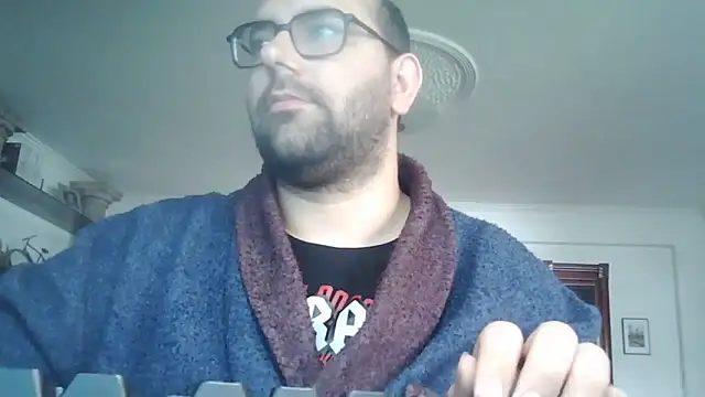 manokiitoo online show from 04/12/26, 03:15