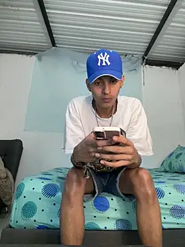 ValenSuarez25 online show from 06/21/26, 01:33