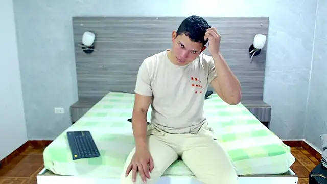 Loony Zion online show from 12/05/25, 01:21