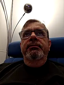 axecoman60 online show from 03/18/25, 07:33