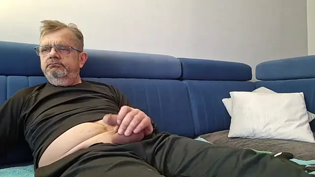 axecoman60 online show from 02/26/25, 07:55