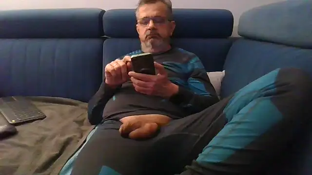 axecoman60 online show from 03/10/25, 06:56