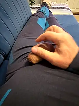 axecoman60 online show from 11/28/25, 04:40