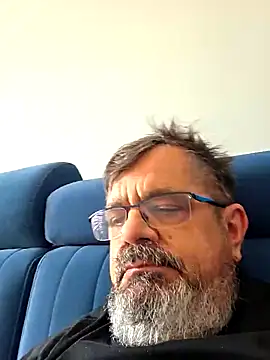 axecoman60 online show from 03/31/26, 08:27