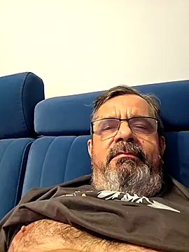 axecoman60 online show from 05/17/26, 08:09