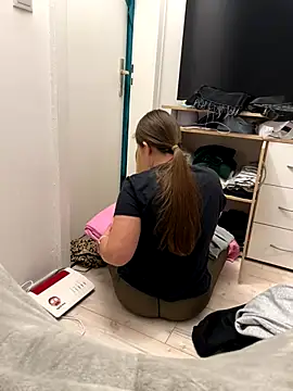 Snapshot of _Hidden_couple_ chatting on 12/16/25, 07:40 Hidden couple online show from 12/16/25, 07:40