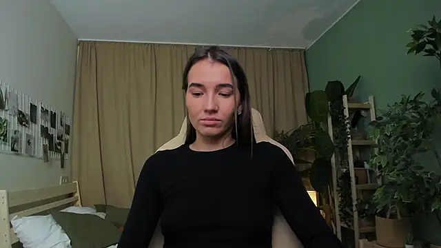 Bellla Haddid online show from 12/02/25, 03:03