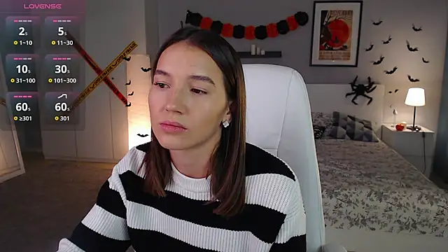 Bellla Haddid online show from 10/25/25, 01:16