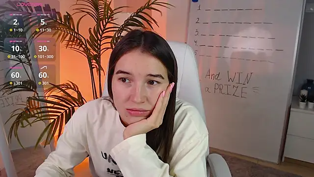 Bellla Haddid online show from 11/07/25, 01:43