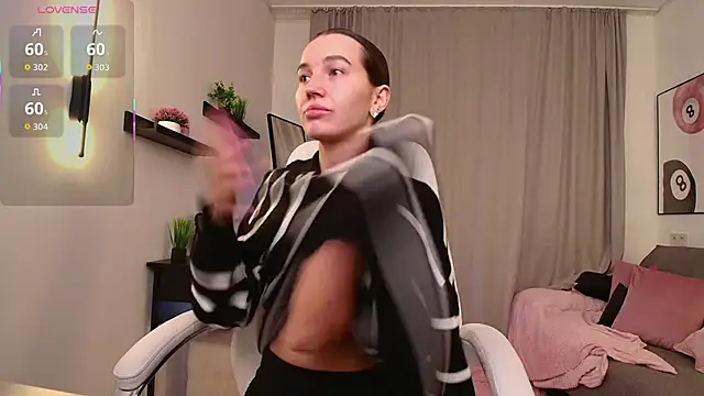 Bellla Haddid online show from 11/19/25, 01:49