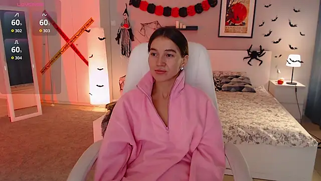 Bellla Haddid online show from 10/31/25, 01:13