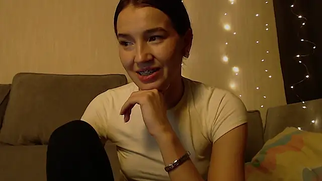 Bellla Haddid online show from 03/11/26, 07:30