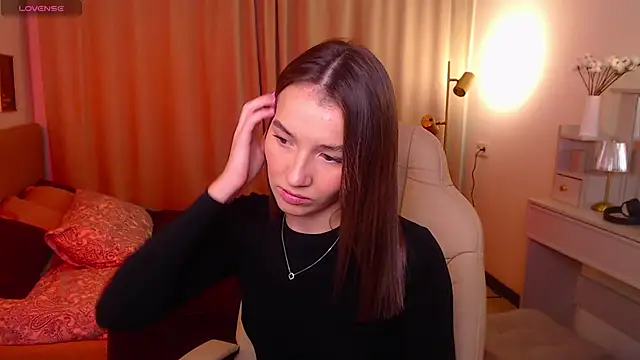 Bellla Haddid online show from 11/21/25, 01:59