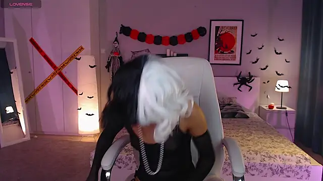 Bellla Haddid online show from 11/01/25, 01:23