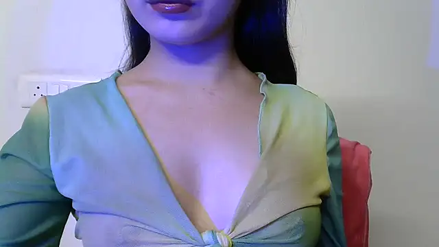 amrita2210 online show from 10/18/25, 08:22